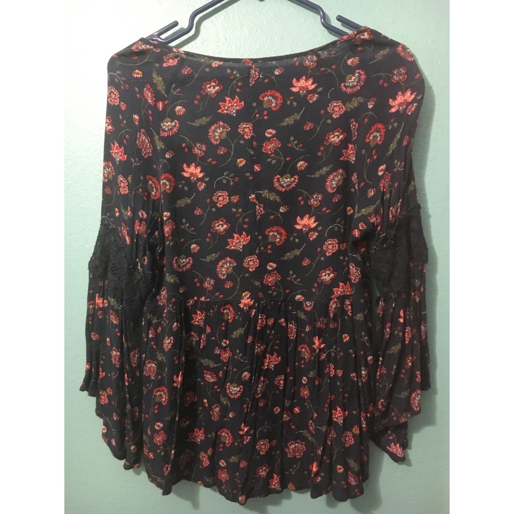 Hollister peasant top. - Picture 2 of 3